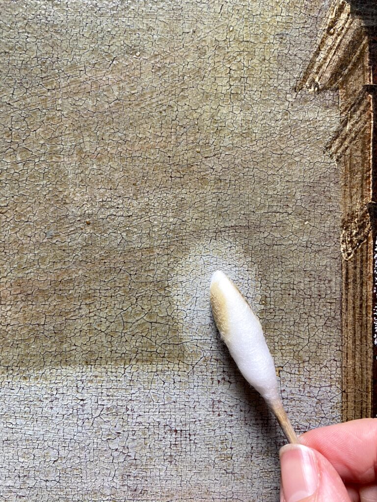 pulitura di un dipinto antico
